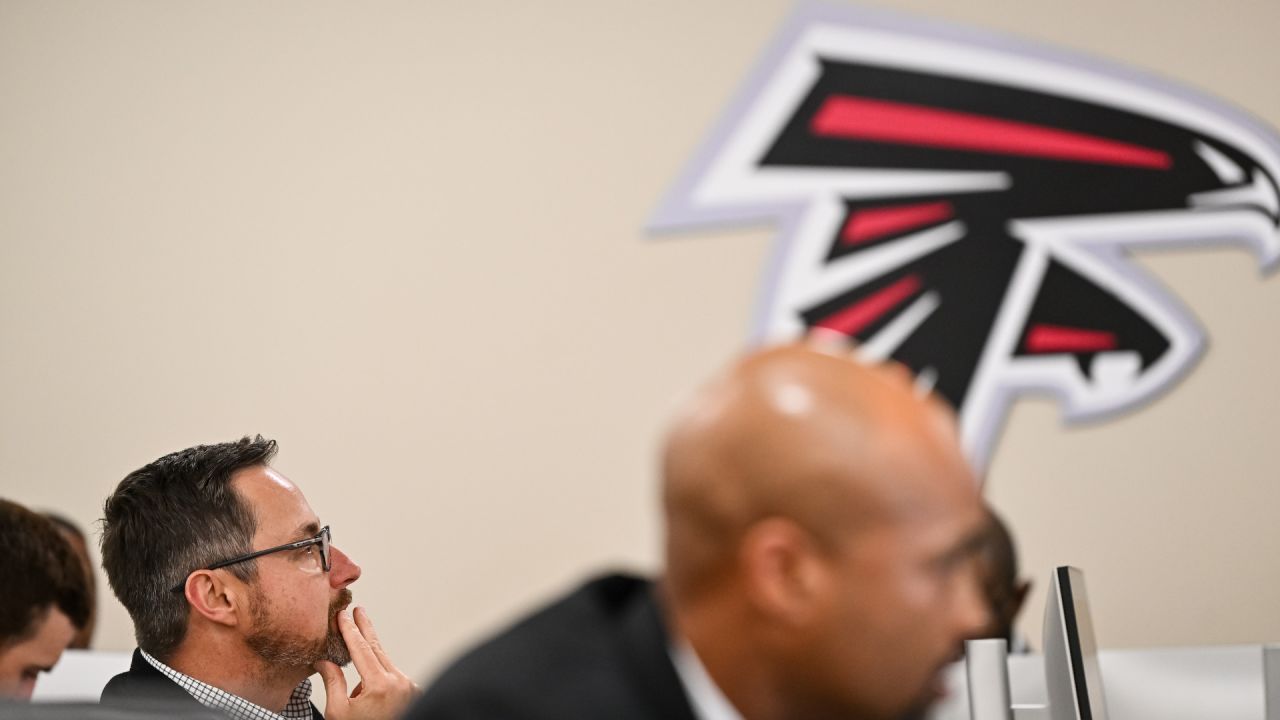 Atlanta Falcons - A peak inside the war room. 