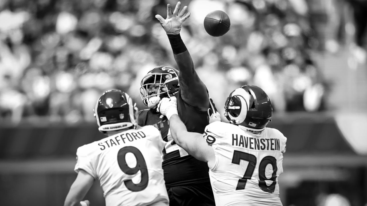 INGLEWOOD, CA - SEPTEMBER 18: Matthew Stafford #9 of the Rams during an NFL  game between the Atlanta Falcons and the Los Angeles Rams on September 18,  2022, at SoFi Stadium in