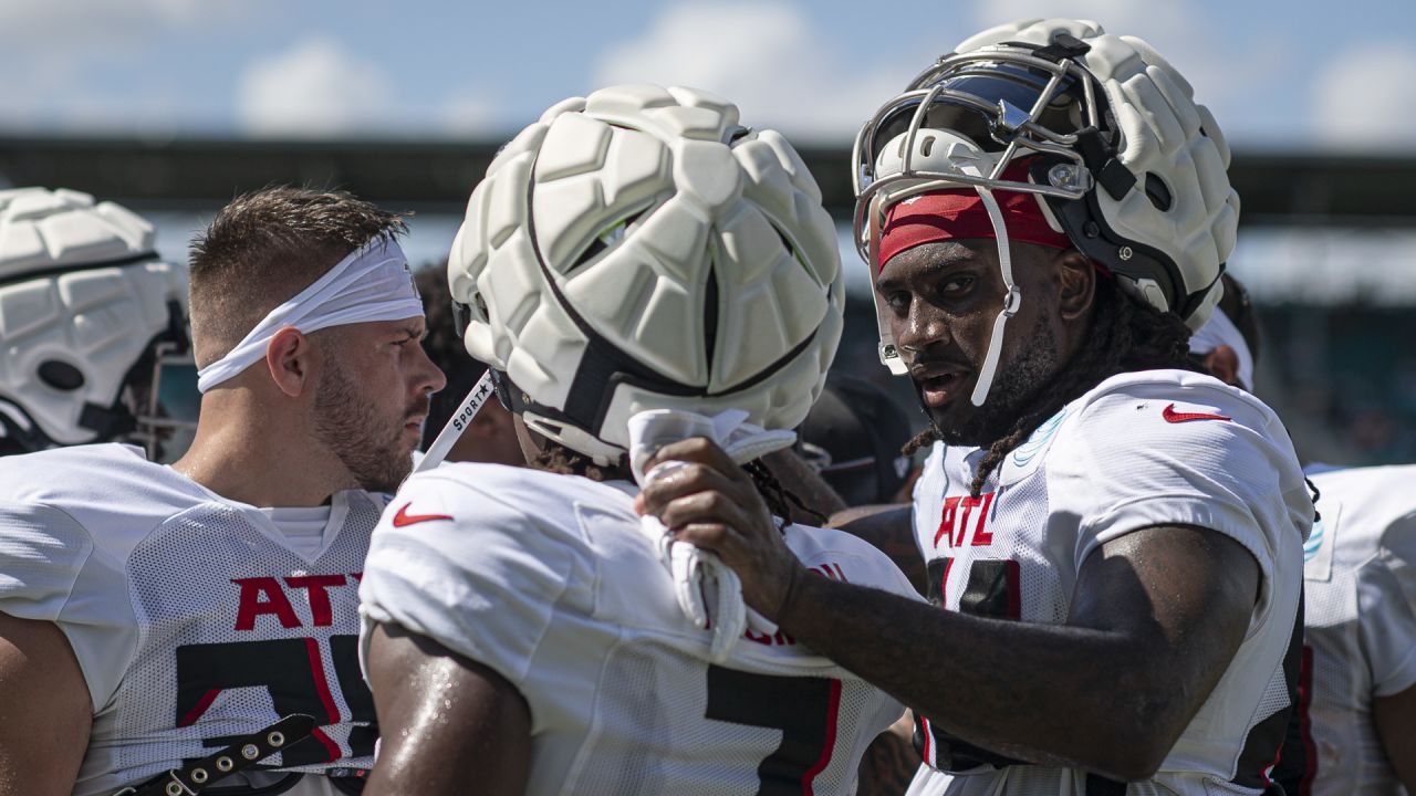 Why 'set the standard' is such an important phrase for Jessie Bates III,  Jerry Gray and Falcons defensive backfield