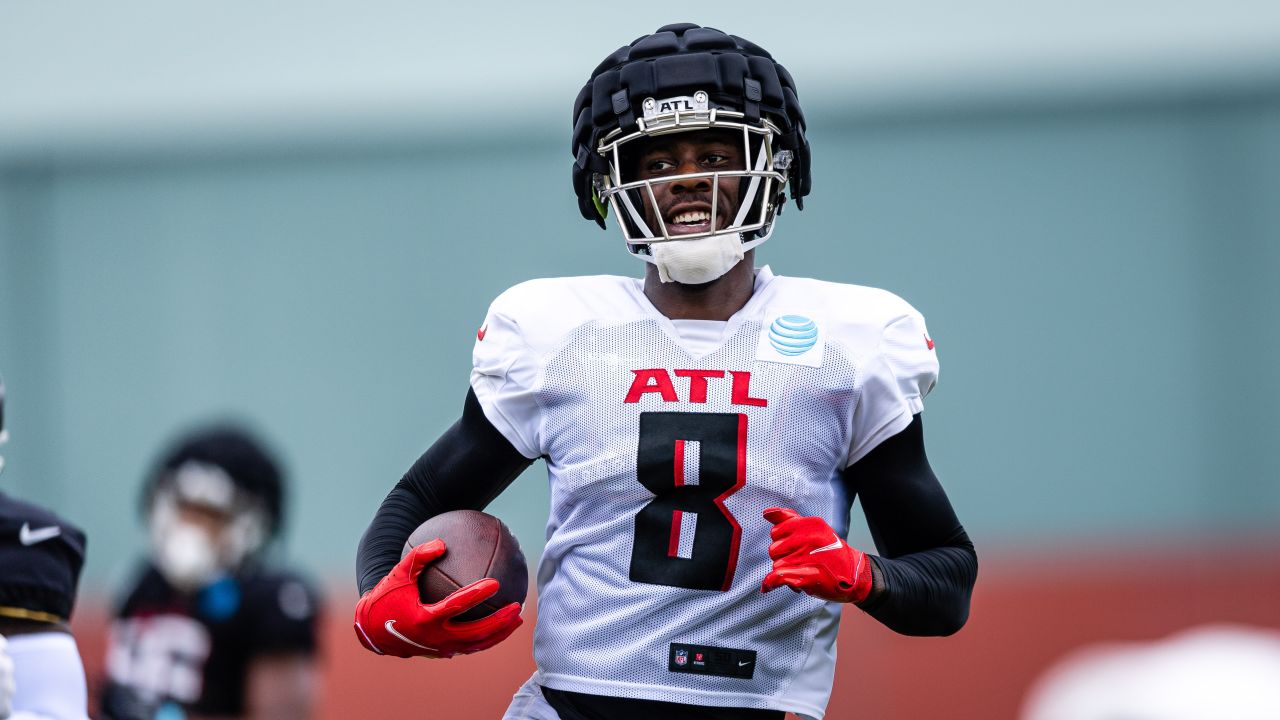 Camp report: A heavier DeAngelo Malone focused on technique, Marcus  Mariota, Feleipe Franks, Cordarrelle Patterson and more from Falcons  practice