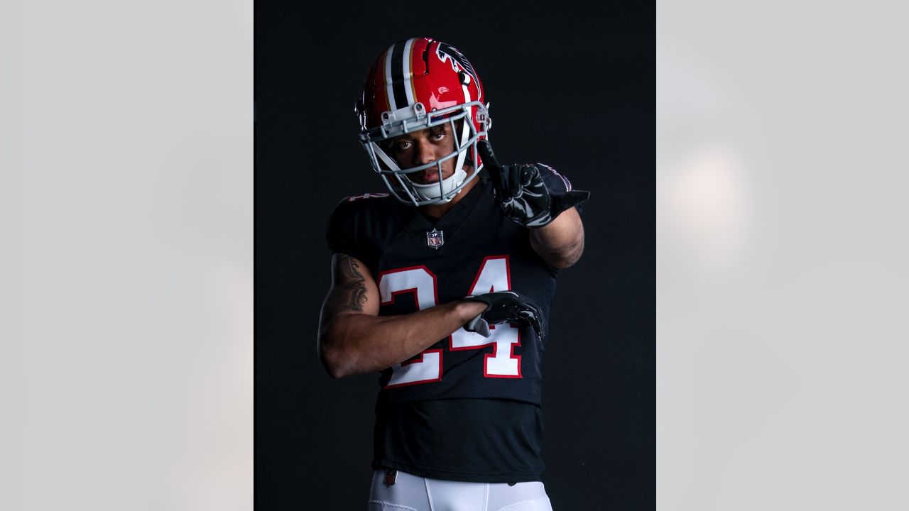 X 上的Yahoo Sports：「Use one word to describe the Falcons' alternate uniforms  today.  / X