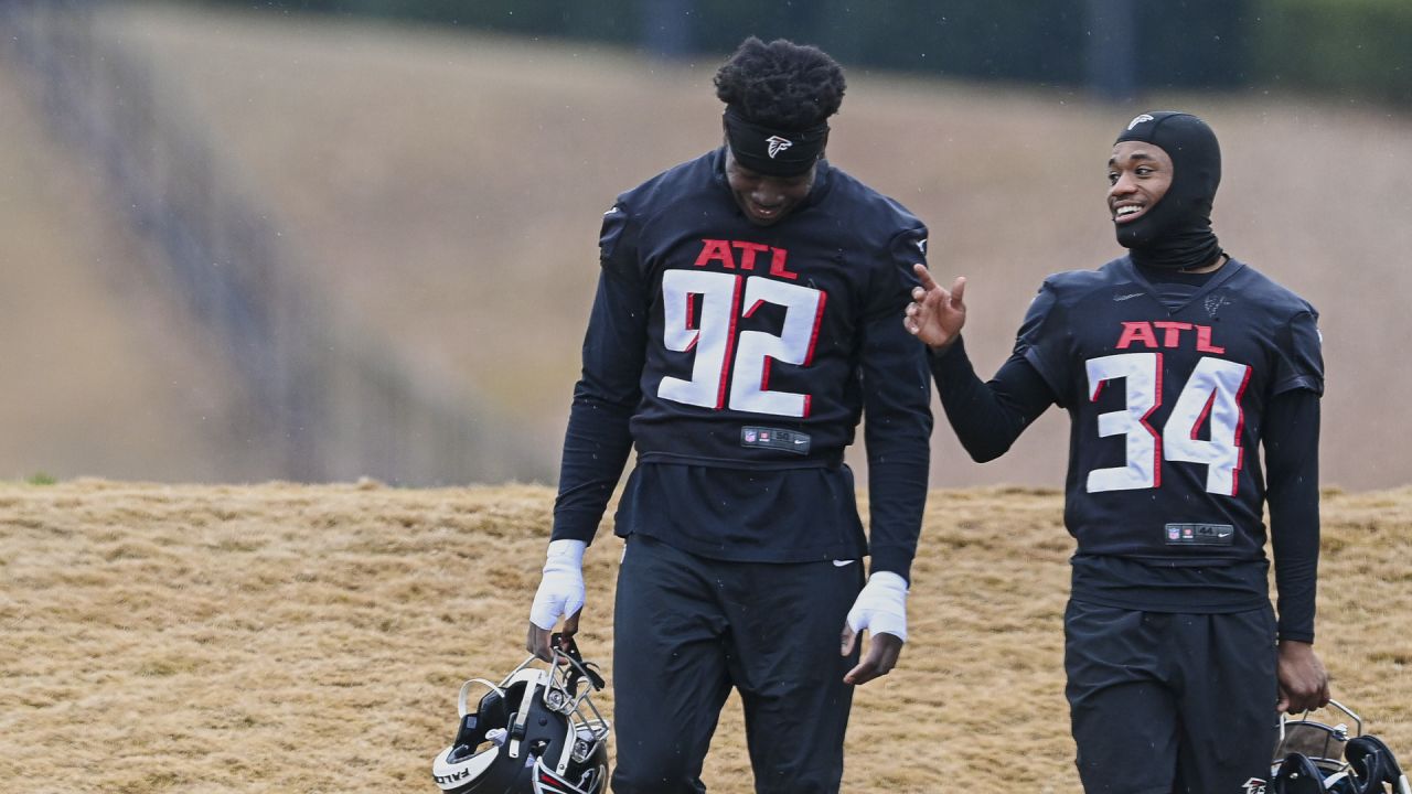 Atlanta Falcons outside linebacker Adetokunbo Ogundeji (92) works