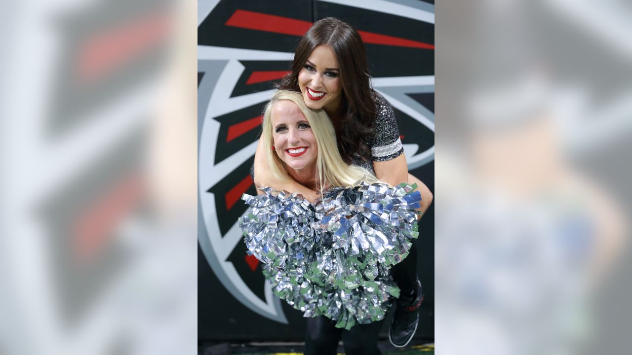 PHOTOS: Cheerleaders on Gameday - Falcons vs. New York Giants