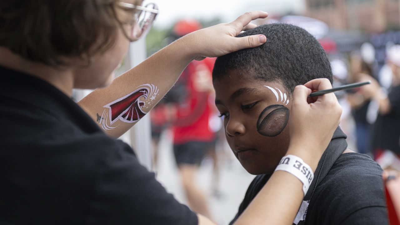 Commanders News: Taylor Heinicke and the scrappy Commanders are building  confidence; Falcons' Kyle Pitts placed on IR - Hogs Haven