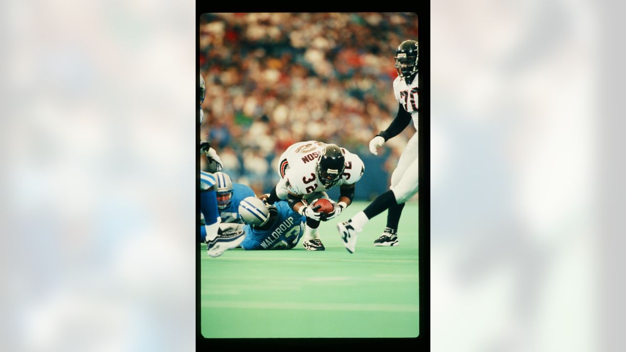 Photo: Atlanta Falcons running back Jamal Anderson (#32) celebrates his  first quarter touchdown - 