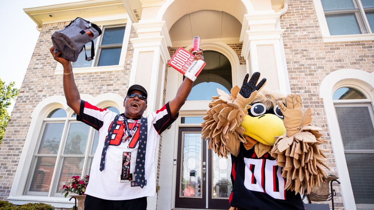 Atlanta Falcons - Let's get this win for Tommy. Happy birthday, Mr. Falcon!