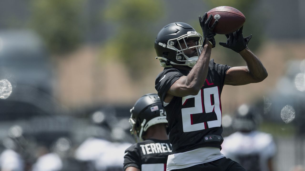 Atlanta Falcons turn up during open practice at Mercedes-Benz Stadium