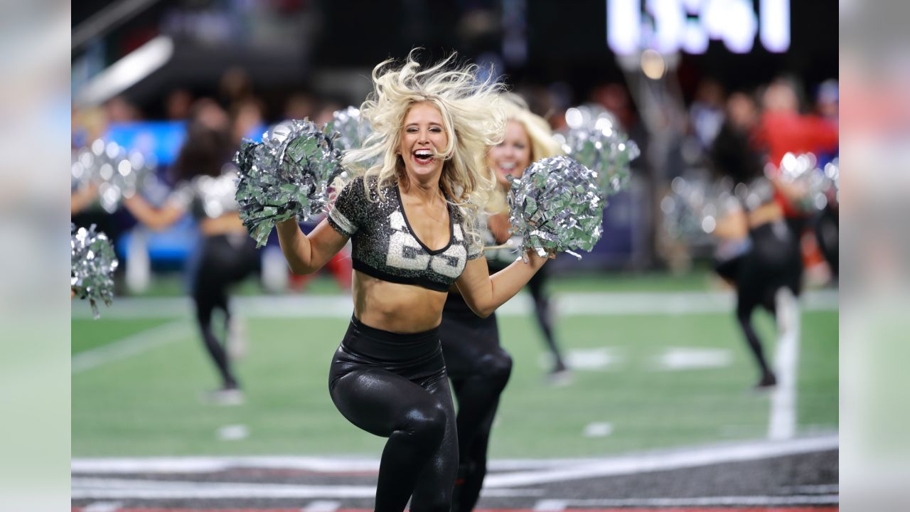 PHOTOS: Cheerleaders on Gameday - Falcons vs. New York Giants