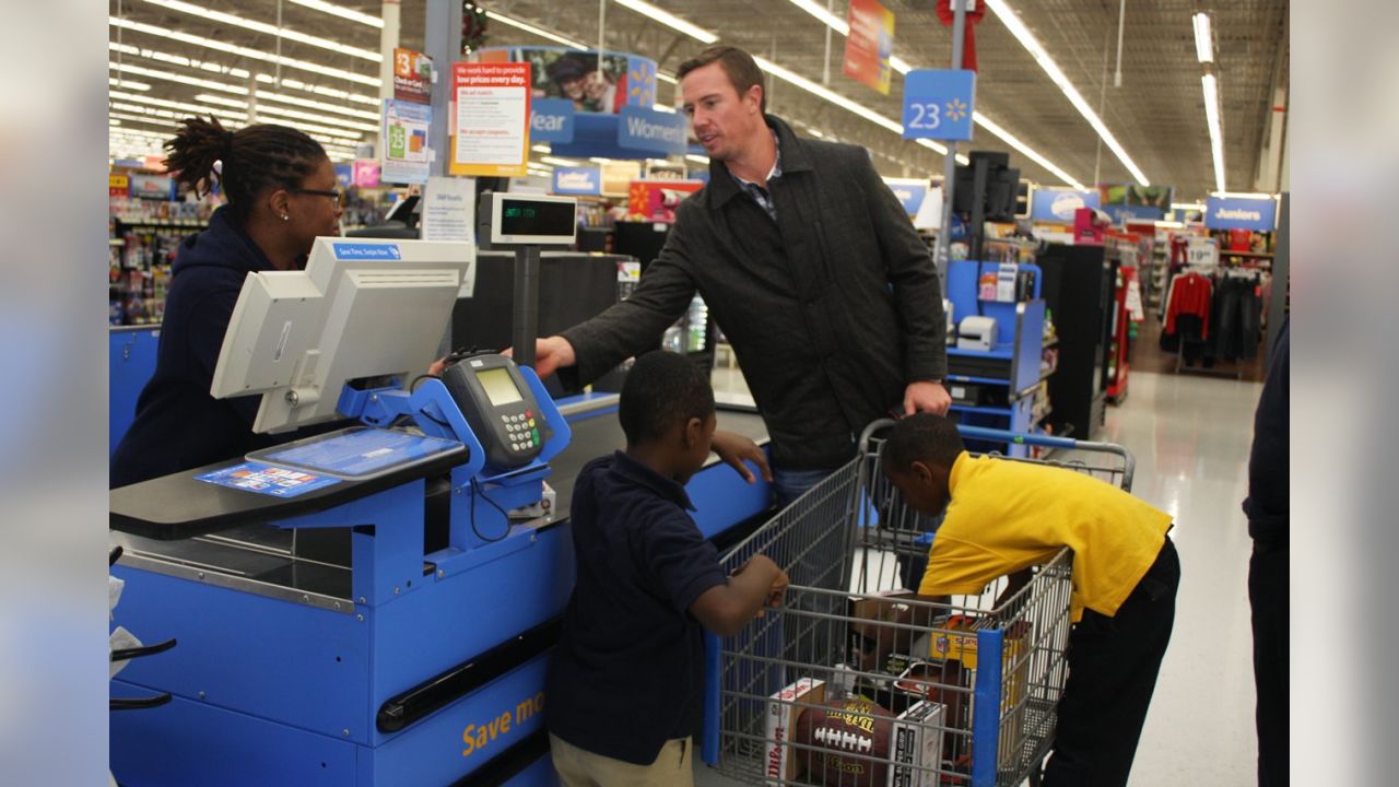 Shop With a Jock: San Francisco 49ers give kids a holiday treat