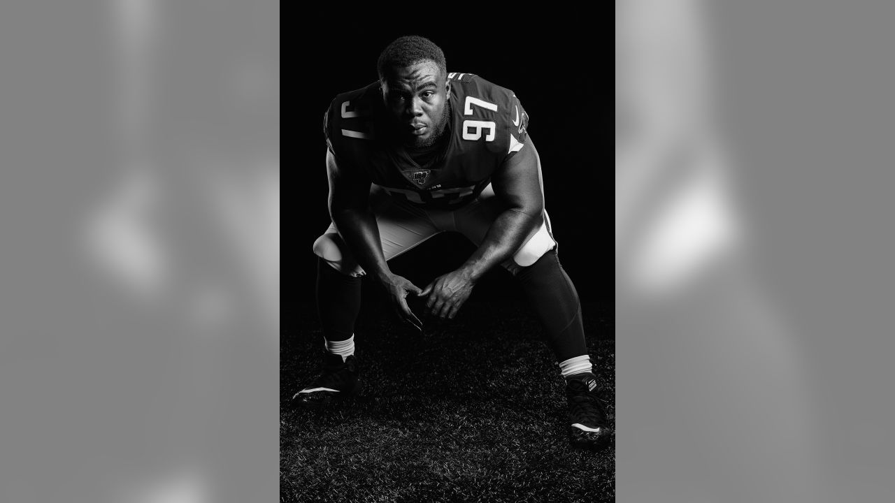 Serious American Football Player Poses For Composite Portrait While Looking  At Camera Photo Background And Picture For Free Download - Pngtree