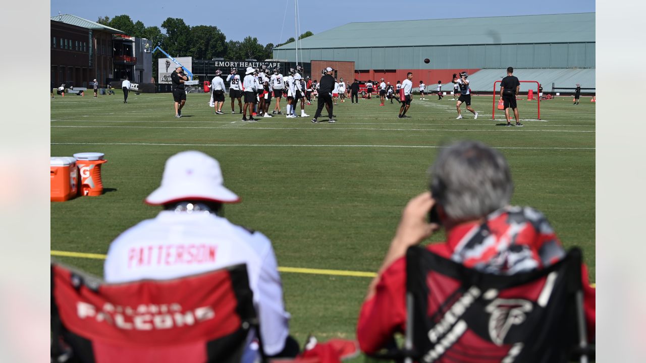 Pair of Falcons linemen carted off the field during training camp