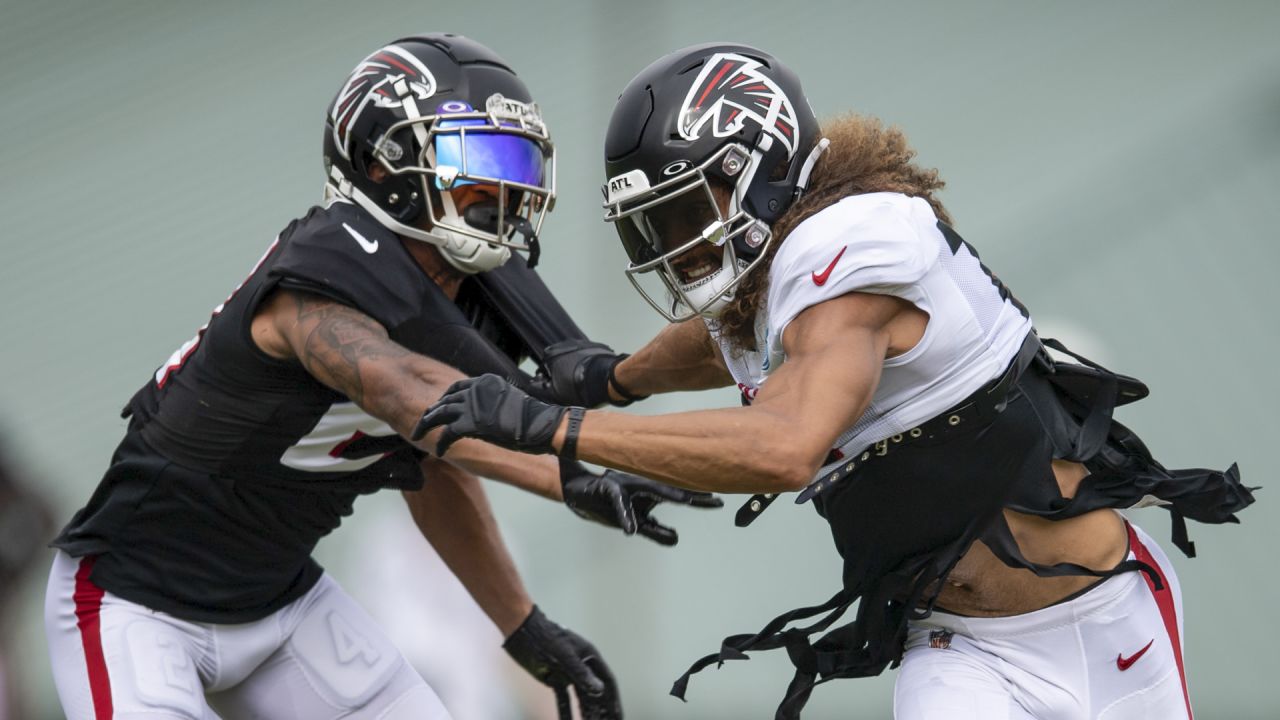 FLOWERY BRANCH, GA - JULY 30: Atlanta Falcons wide receiver Frank Darby  (88) has a laugh during Saturday morning workouts for the Atlanta Falcons  on July, 30, 2022 at the Atlanta Falcons