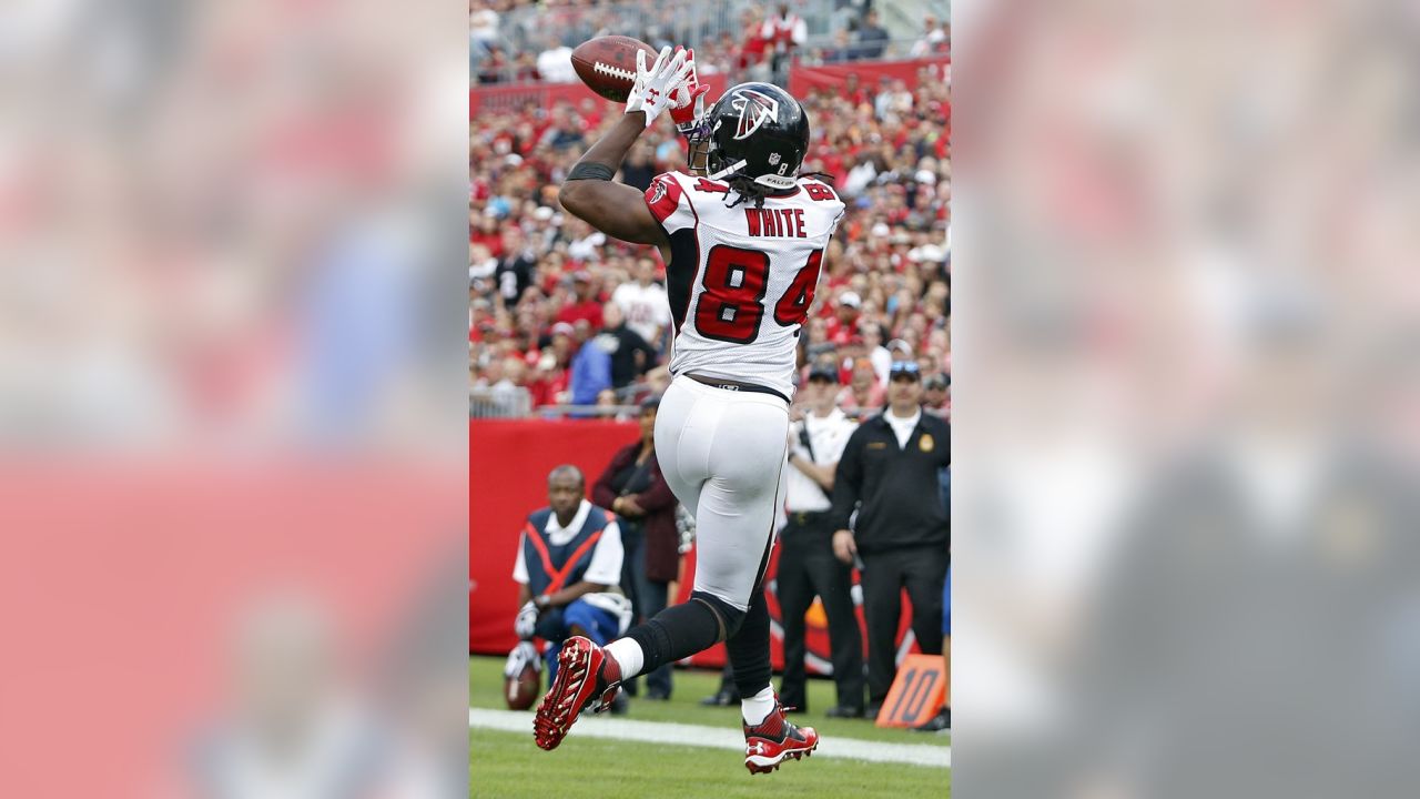 Atlanta Falcons' Roddy White (84) tries to pull in a pass against