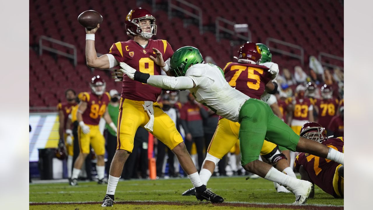 Photo Gallery from Oregon Football Defensive End Kayvon