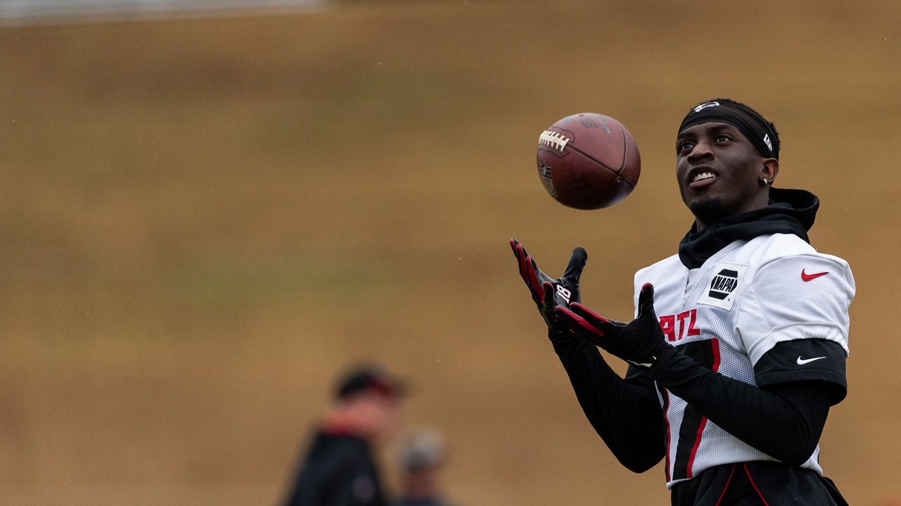 Game Photos  Week 17 Falcons at Bills