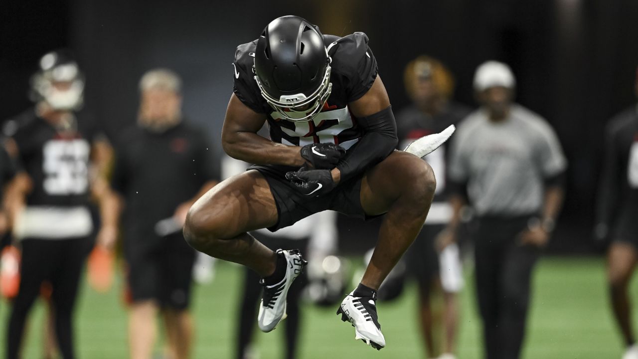 Atlanta Falcons 'Really High' on Rookie Clark Phillips III Amidst Slow  Start - Sports Illustrated Atlanta Falcons News, Analysis and More