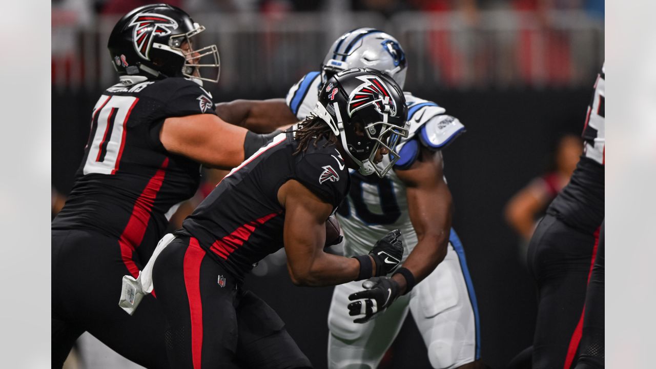 Falcons RBs Bijan Robinson, Tyler Allgeier to continue splitting carries in  backfield