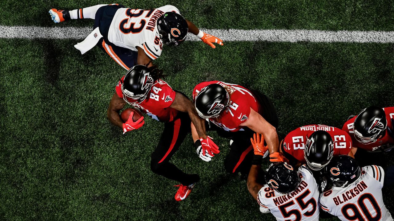 Sunday, October 24, 2021; Miami Gardens, FL USA; Atlanta Falcons linebacker  Daren Bates (53) during pregame warmups prior to an NFL game against the  Stock Photo - Alamy