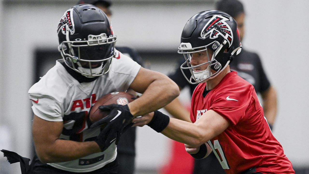 Shanna Lockwood - Atlanta Falcons running back Tyler Allgeier #25 during  practice in Atlanta, Georgia…