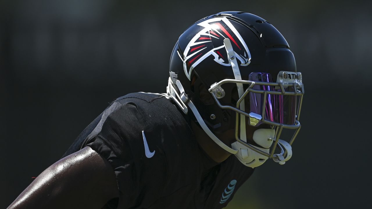 Atlanta Falcons surprisingly cut 2022 starting linebacker Mykal Walker