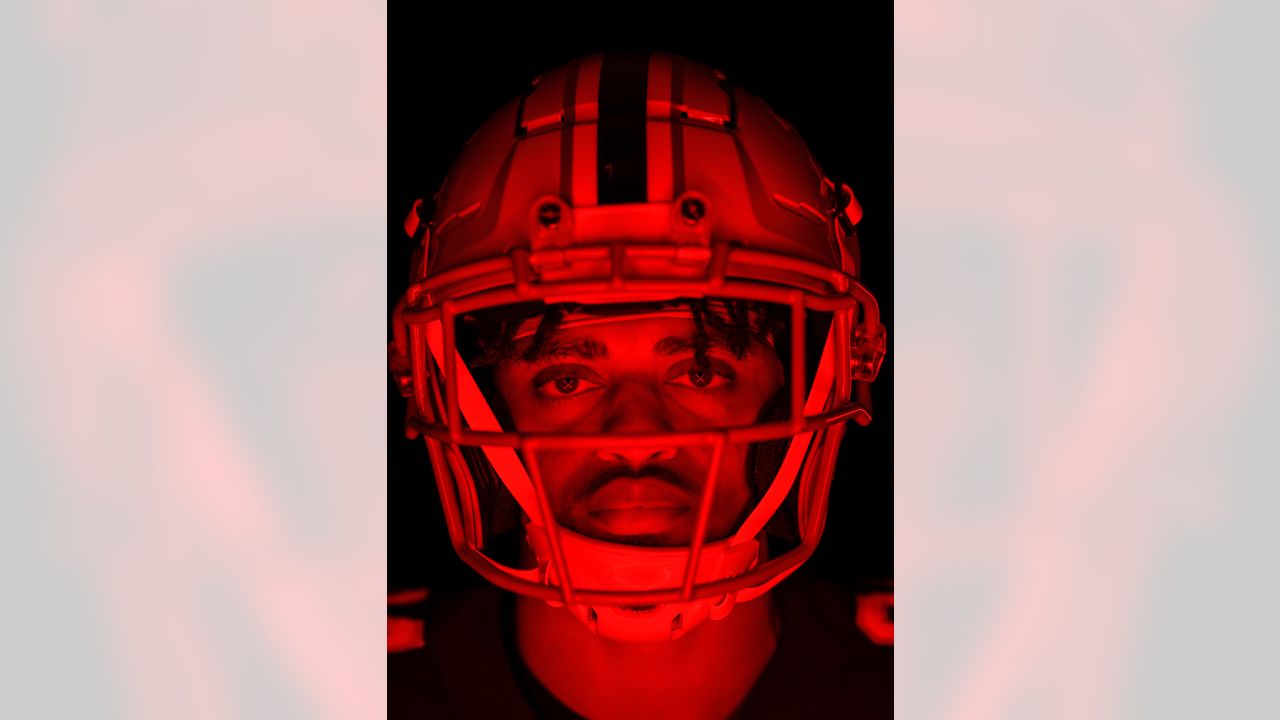 Atlanta Falcons Reintroduce Red Throwback Helmets – SportsLogos.Net News