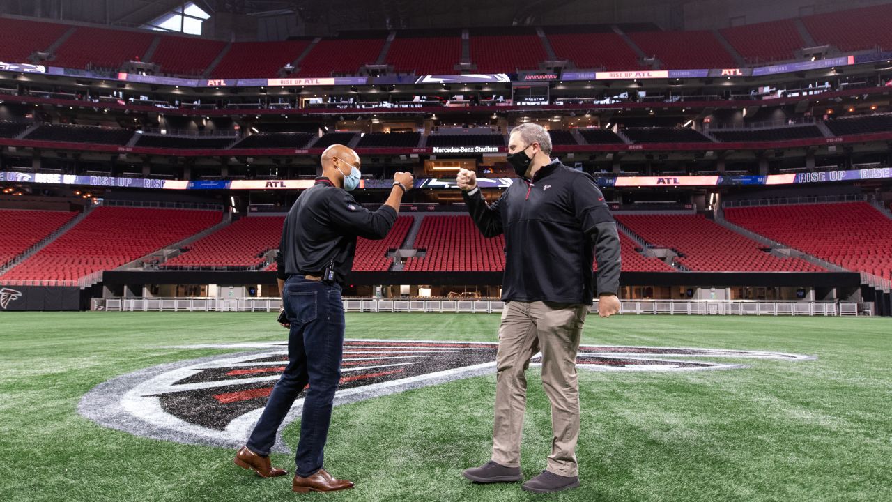 Arthur Smith and Terry Fontenot visit Mercedes-Benz Stadium