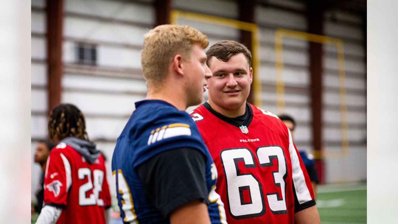 Walter Payton NFL Man of the Year nominee Chris Lindstrom surprises Best  Buddy with Super Bowl tickets