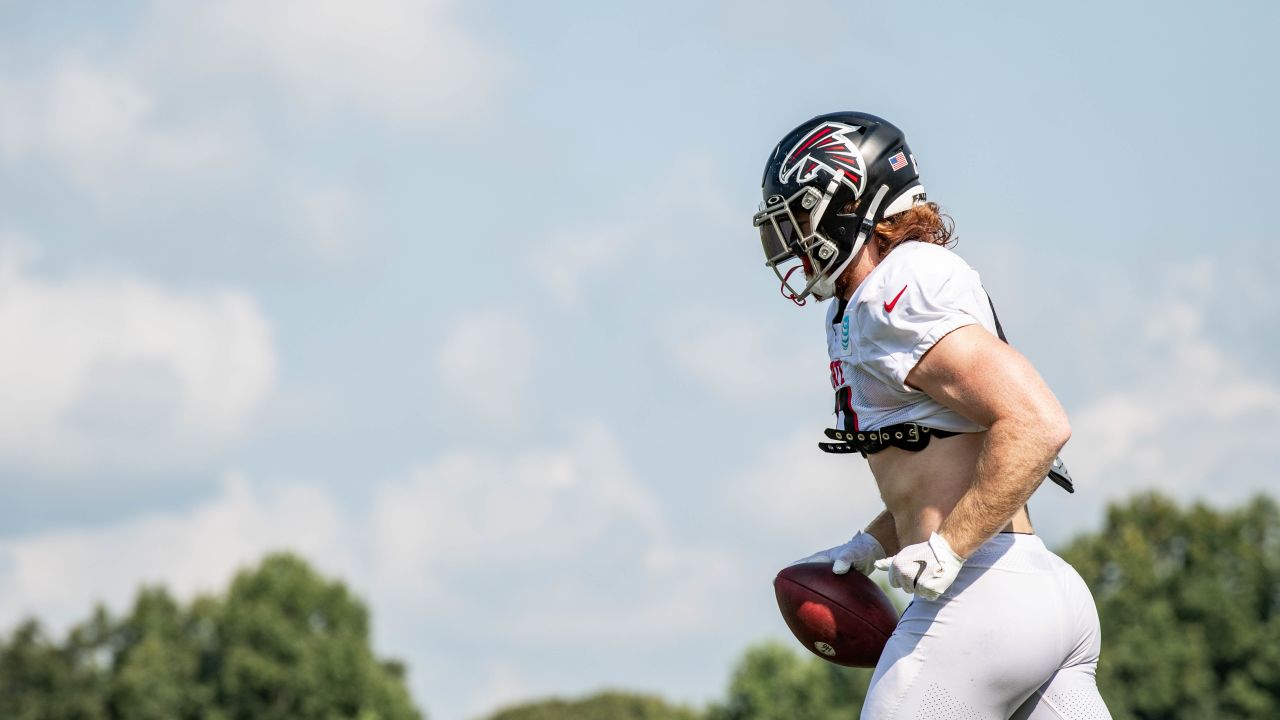 Atlanta Falcons tight end Hayden Hurst (81) runs against the