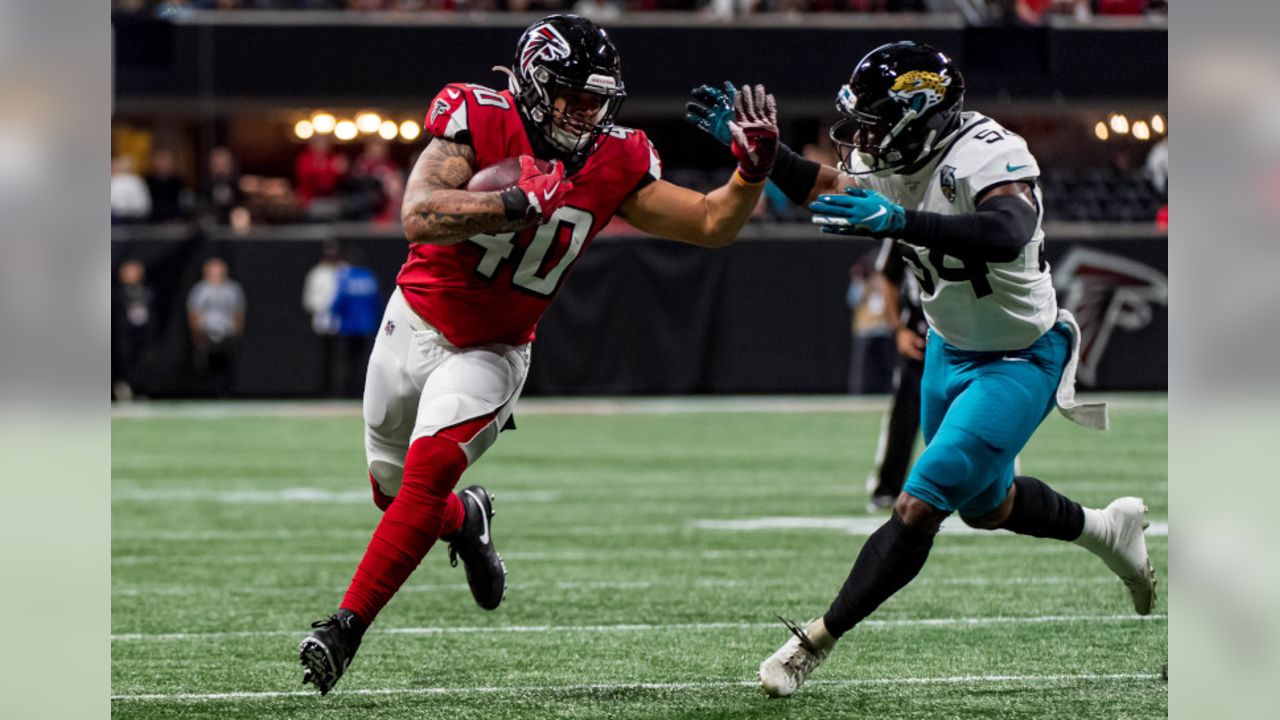 Atlanta Falcons fullback Keith Smith (40) looks at a play from the