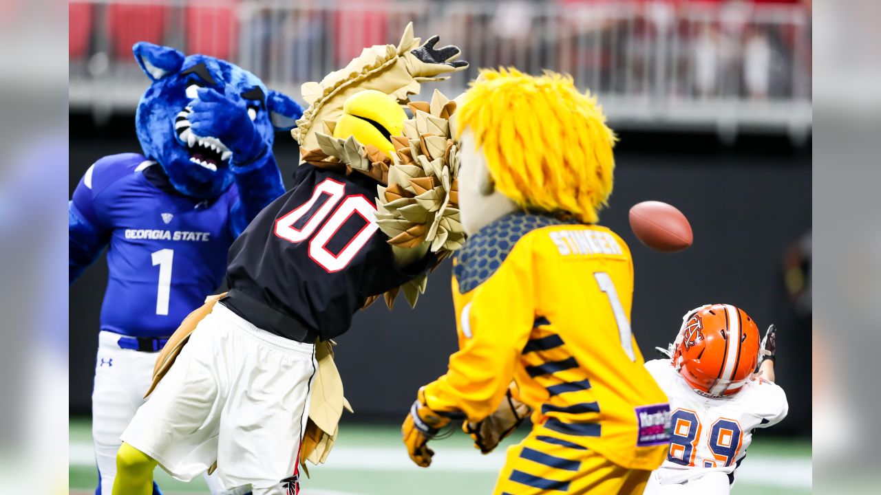 NFL Mascots take on pee-wee football players