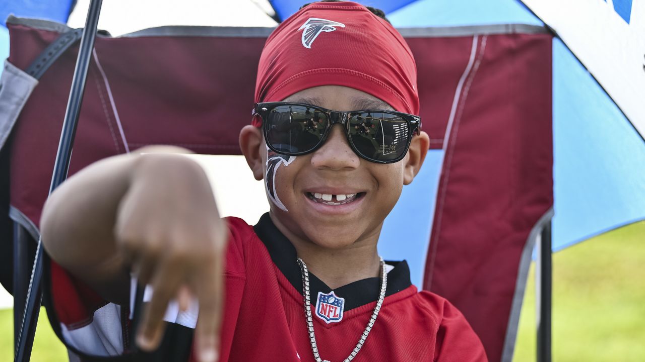 Fans come out for Falcons training camp