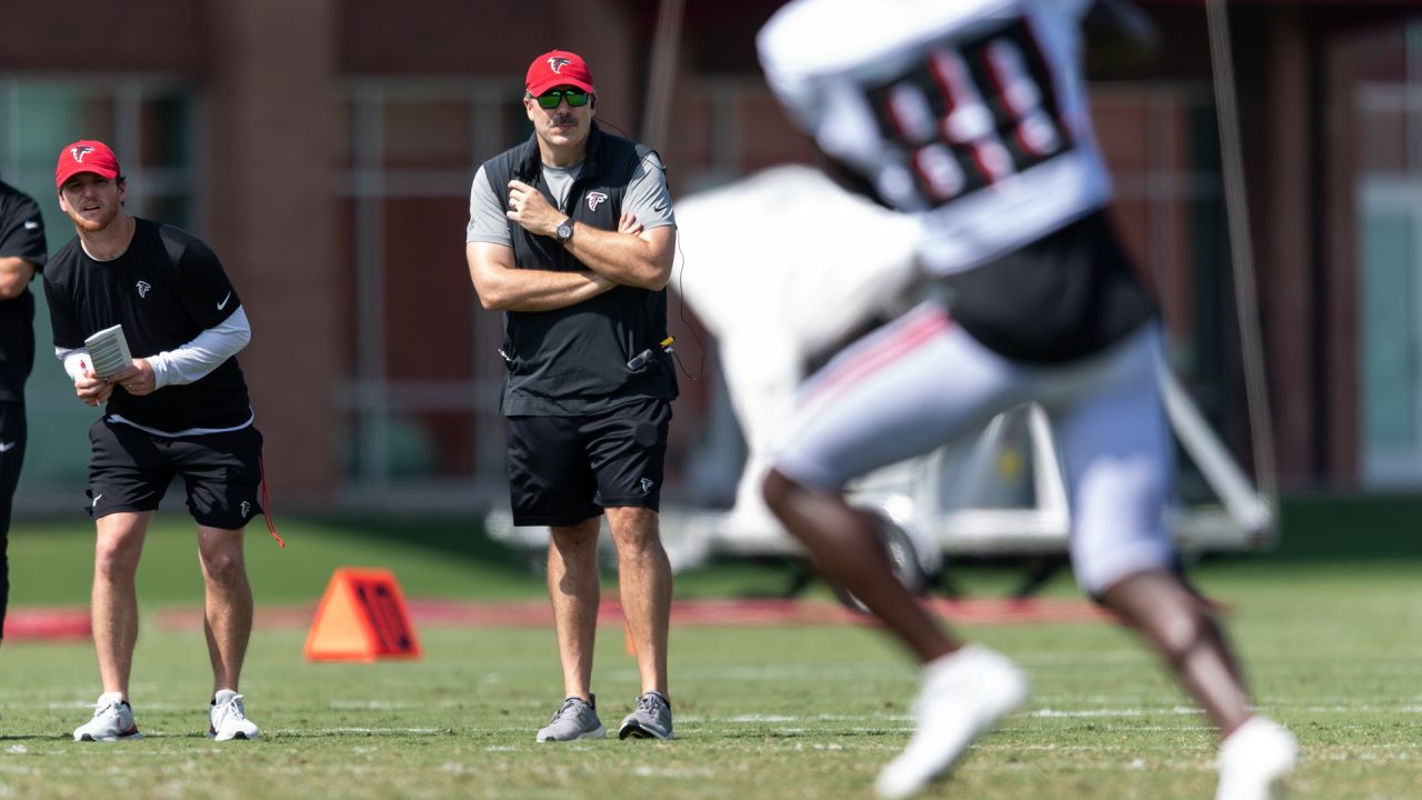 Falcons guard Matt Hennessy out for season with apparent knee injury