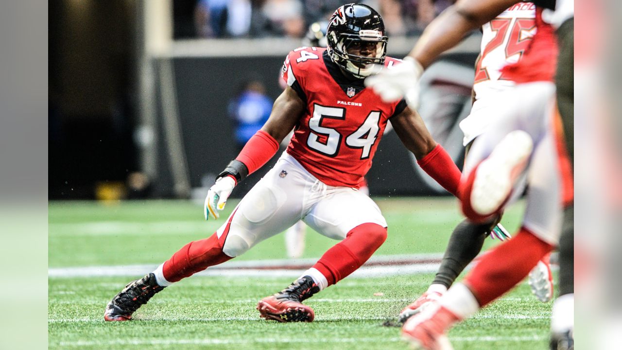 A Closer Look at Foye Oluokun, the 'ascending player' in the middle of  Atlanta's defense - The Athletic