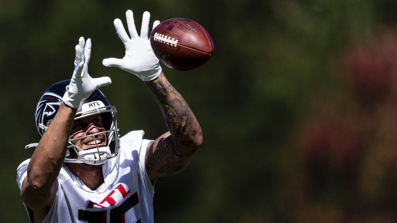 Atlanta Falcons defensive tackle Abdullah Anderson (98) watches a