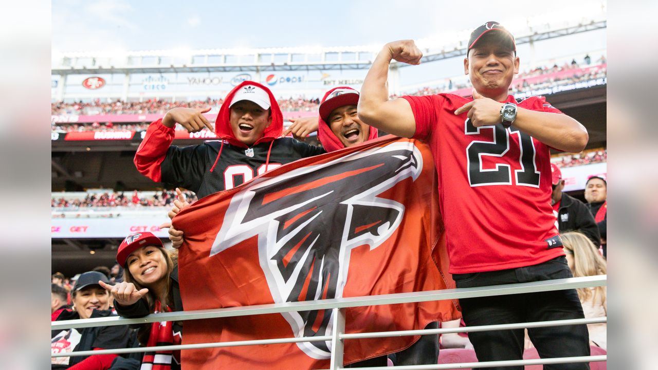 Falcons fans bring the A to the Bay