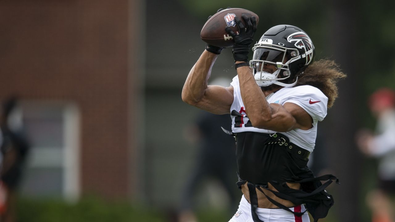 Atlanta Falcons offensive tackle Barry Wesley (69) works during