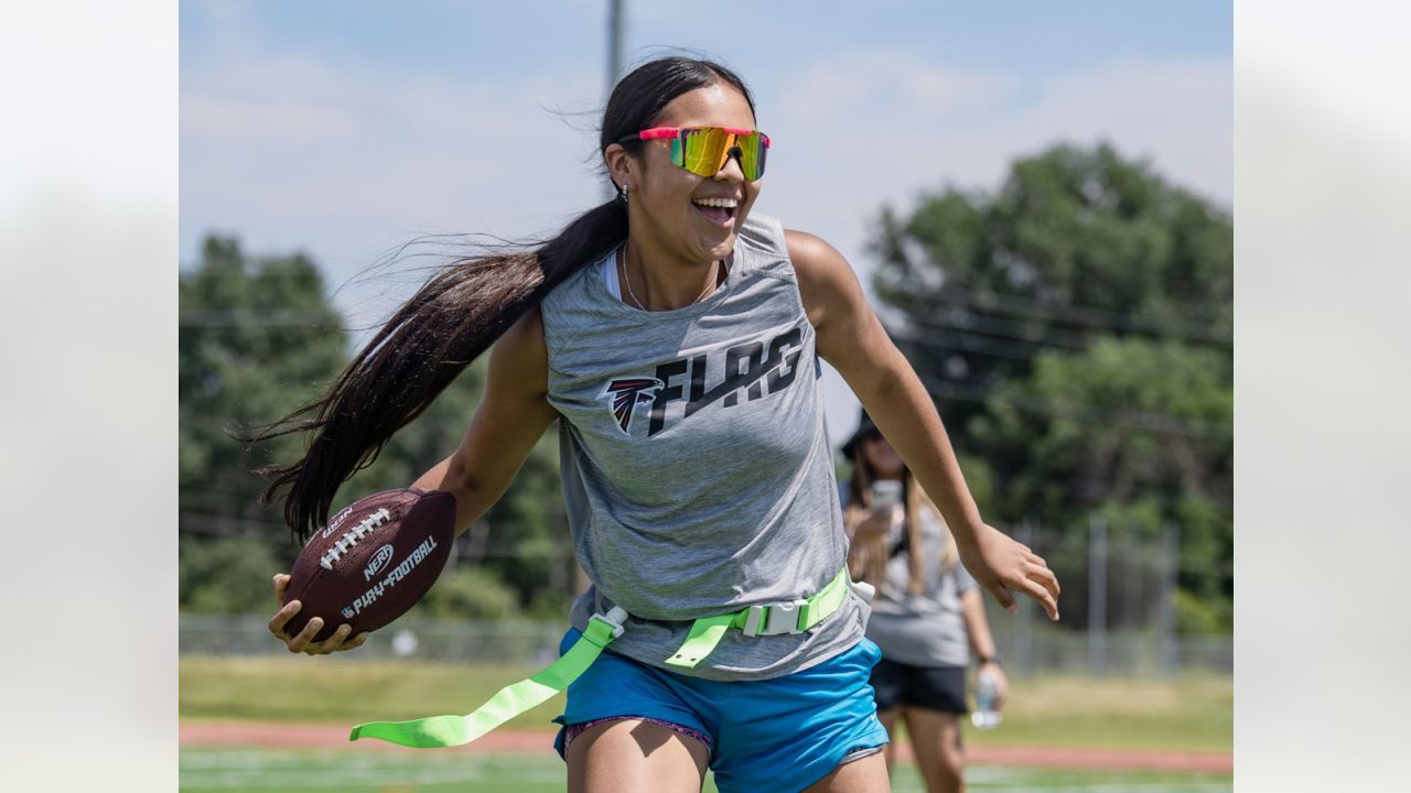 Minnesota Vikings bring flag football to elementary and middle