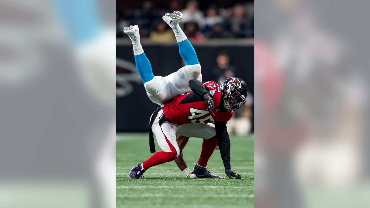 64 Atlanta Falcons Middle Linebacker Deion Jones 45 Stock Photos, High-Res  Pictures, and Images - Getty Images