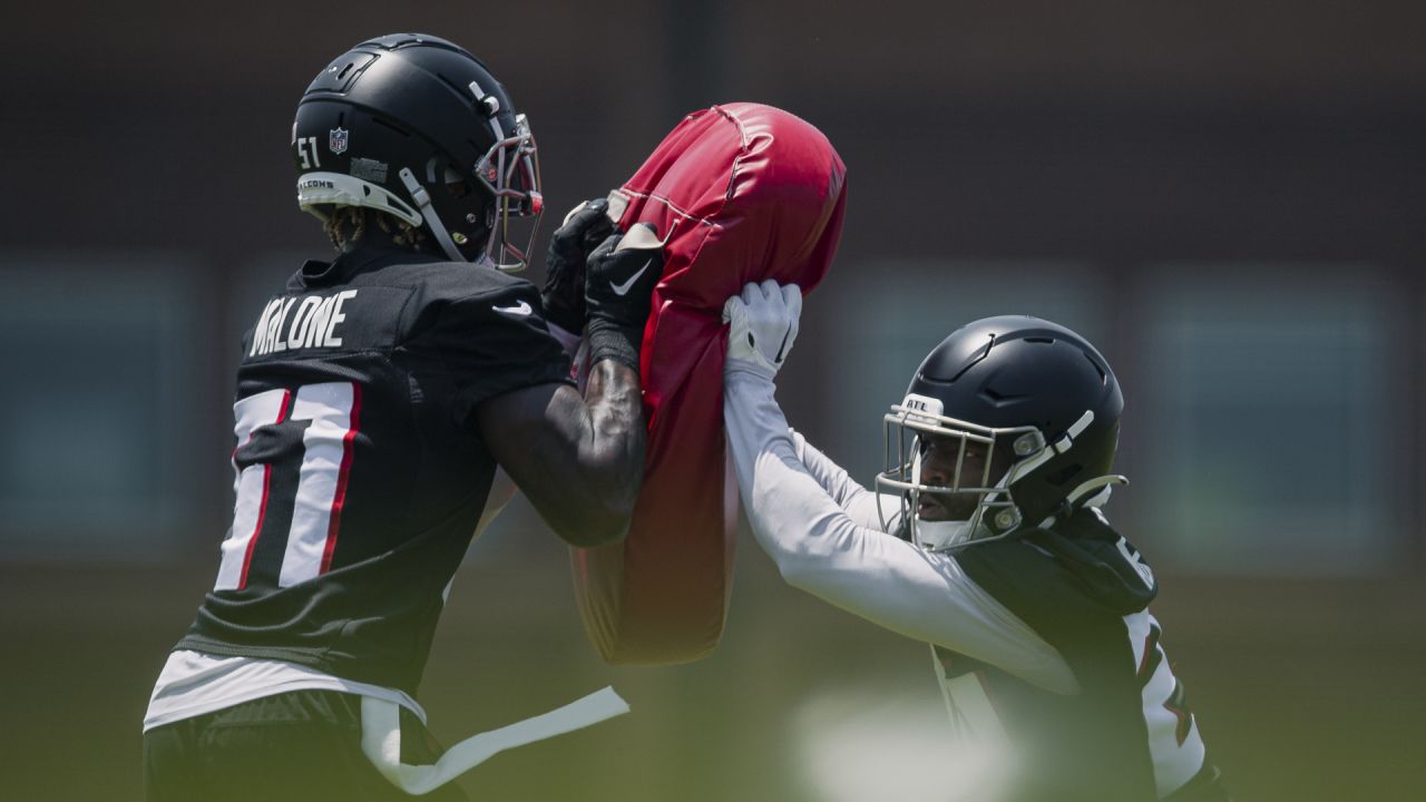 Atlanta Falcons turn up during open practice at Mercedes-Benz Stadium