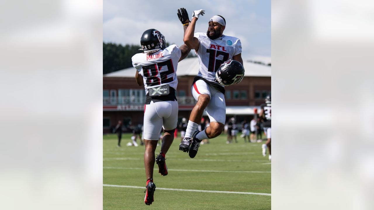 Falcons guard Matt Hennessy out for season with apparent knee injury