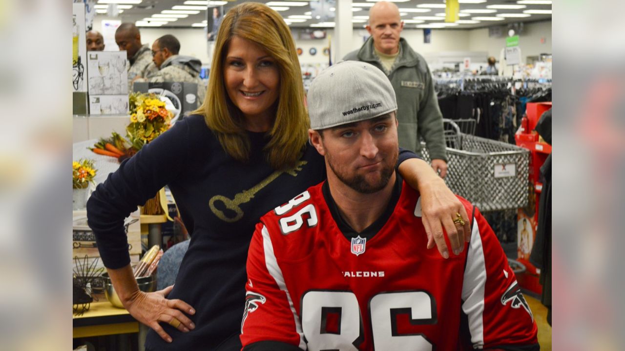 Heroes Meet Falcons During Visit to Dobbins ARB