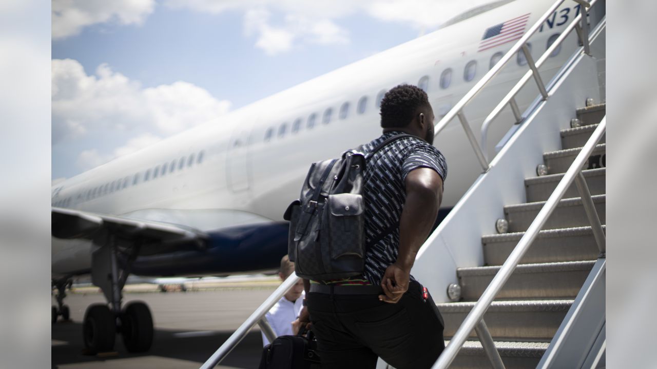 Falcons Fits: Travel looks as Falcons take flight to Miami