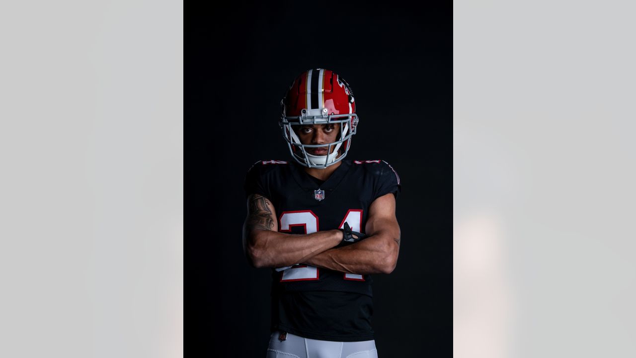 Falcons' throwback look to include red helmet, black jersey