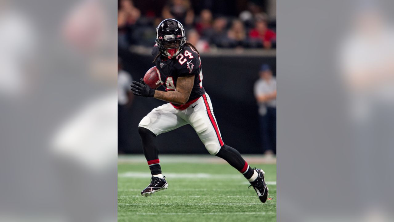 Falcons releasing Devonta Freeman with three years left on contract - ESPN