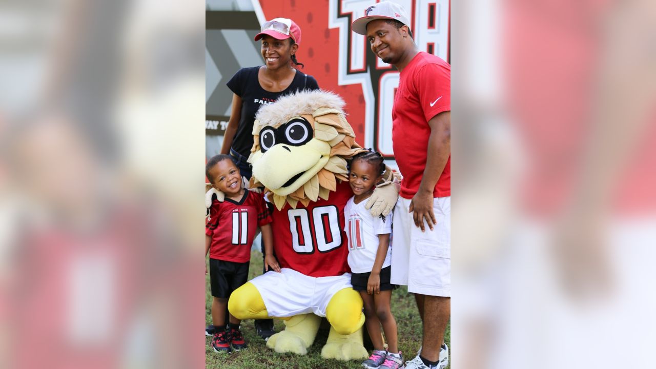 Atlanta Falcons cheerleaders and mascot Freddy Falcon celebrate the News  Photo - Getty Images