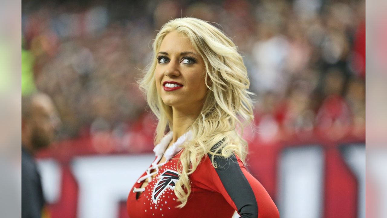 Kansas City Chiefs Cheerleaders Reveal High-Performance Hair Style