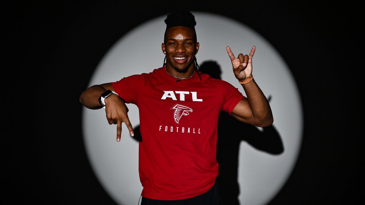 Younghoe Koo Reveals How Bijan Robinson Landed Atlanta Falcons No. 7 Jersey  - Sports Illustrated Atlanta Falcons News, Analysis and More