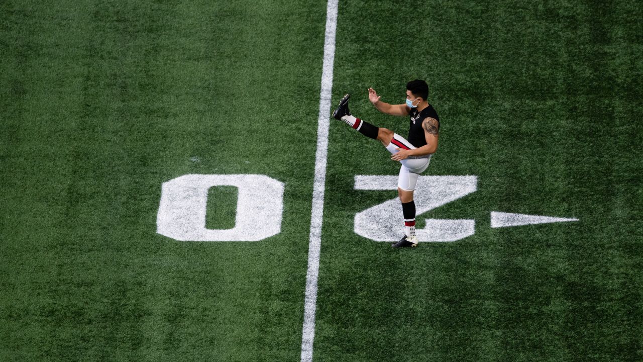 ATLANTA, GA - DECEMBER 06: Kicker Younghoe Koo #7 of the Atlanta Falcons  during warmups for the week 13 NFL football game between the Atlanta Falcons  and the New Orleans Saints on