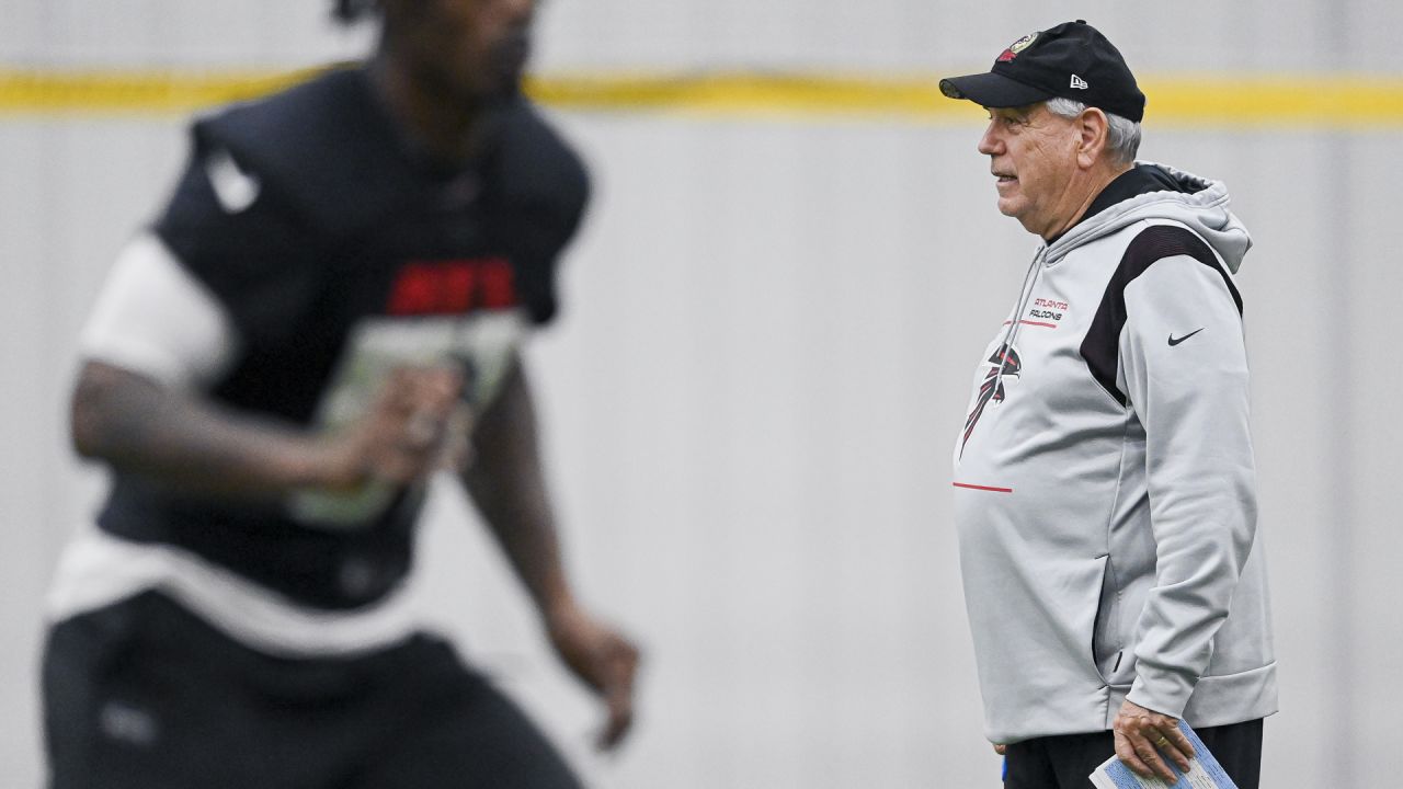 Atlanta Falcons Tyler Allgeier coaches NFL ProCamp at Fort Gordon