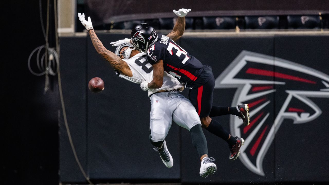 Tampa Bay Buccaneers Safety Keanu Neal hustles down field in kick